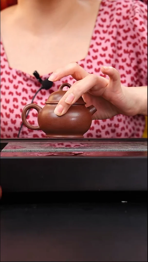 茶壶紫砂紫玉金砂憨瓦150cc郑馨