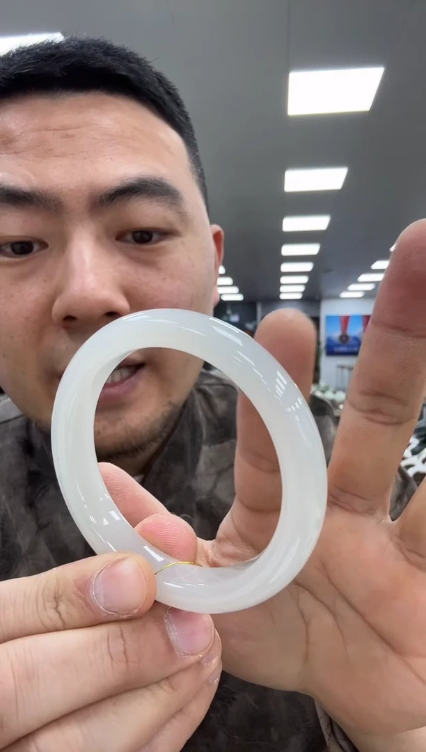 【闪购商品】和田玉手镯未镶嵌58  469