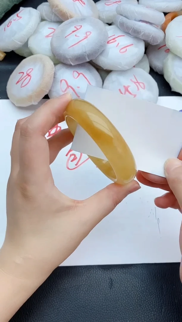 石英质玉手镯未镶嵌19+62.5