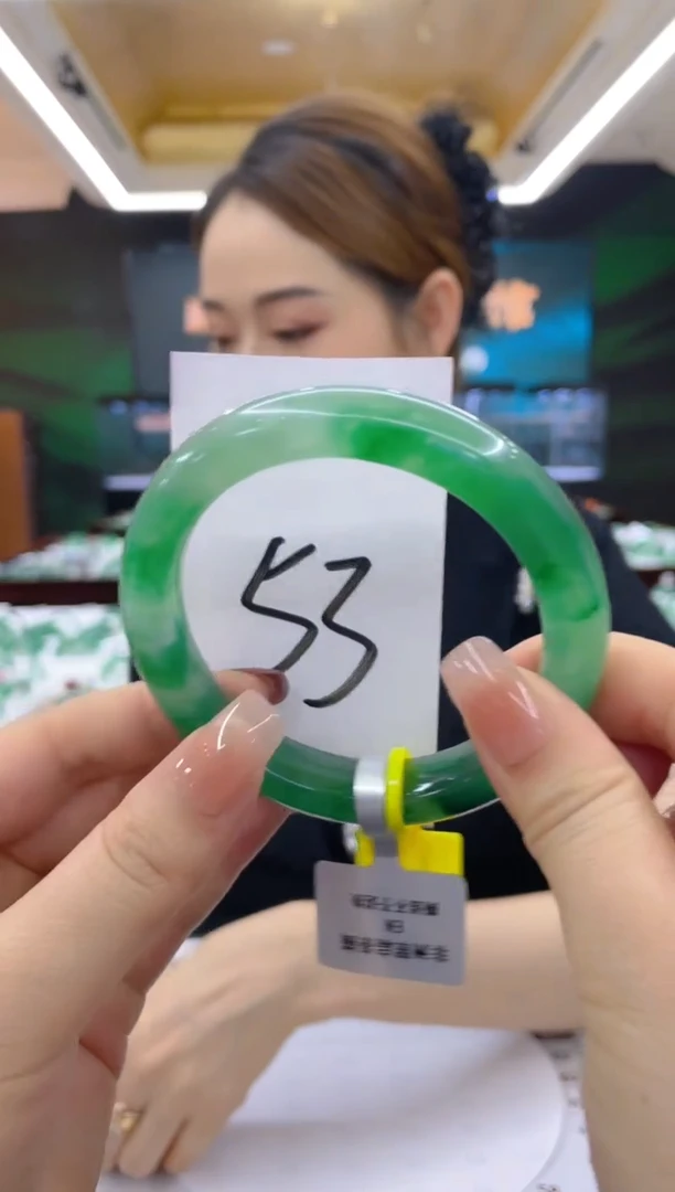 石英质玉（非洲翠）手镯未镶嵌天然冰飘花