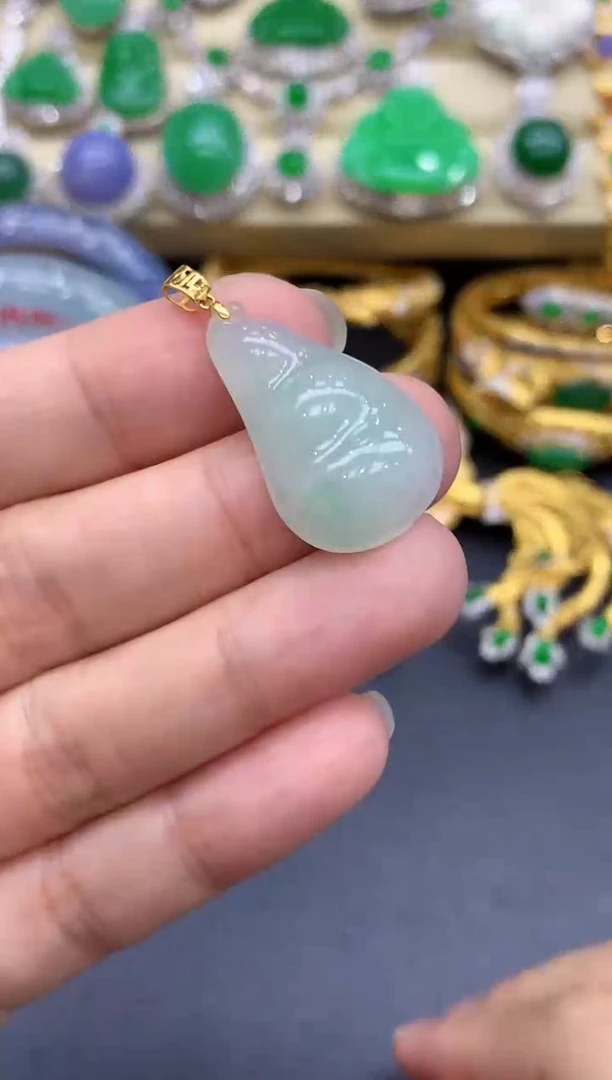 颈饰18K金镶嵌翡翠79-中国好珍宝
