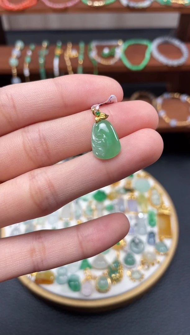 【闪购商品】翡翠吊坠(不含链)18K金镶嵌一个   JK679