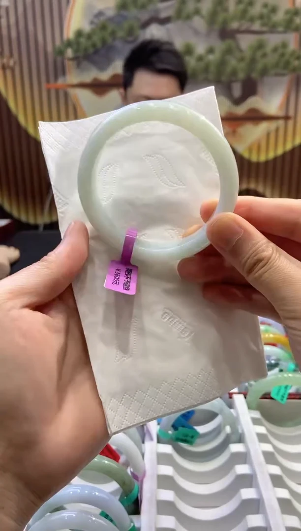 翡翠手镯未镶嵌多人03068