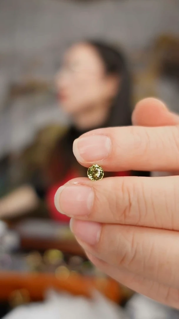 未镶嵌裸石石榴石刻面