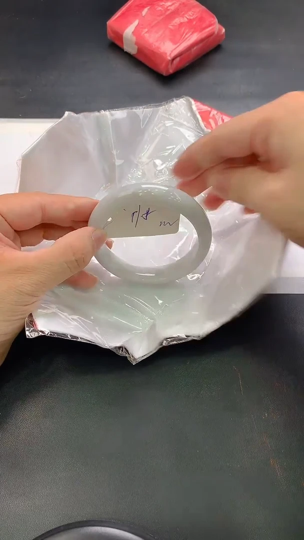翡翠手镯未镶嵌136