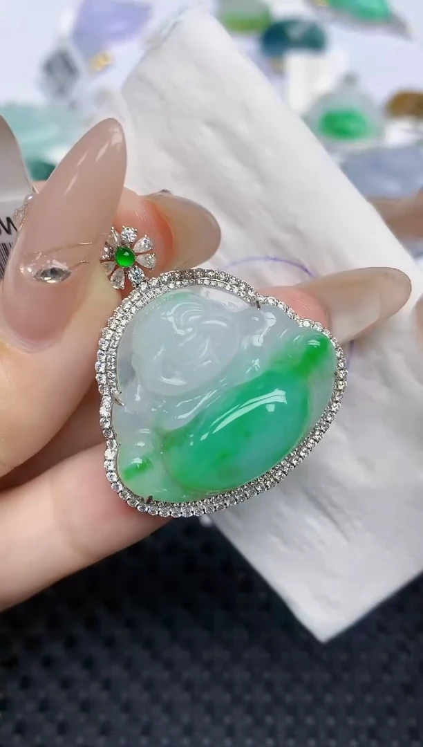 颈饰18K金镶嵌翡翠51   天然翡翠A货  百元以上9米证书费自理