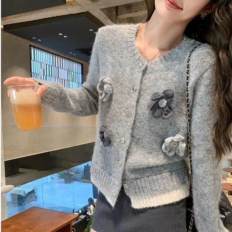 设计感灰色立体花朵针织衫开衫2024冬百搭显瘦外穿毛衣