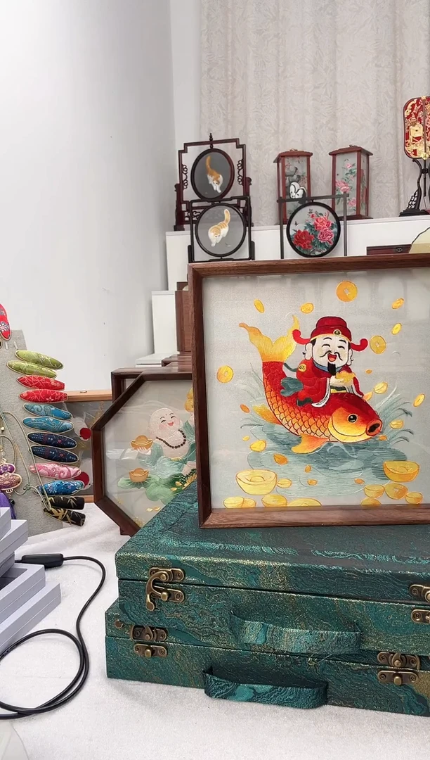 扇子苏绣作品手工摆台