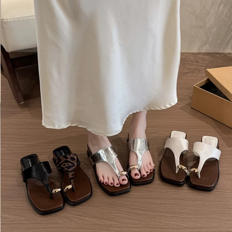 厚底增高粗跟套趾凉拖鞋女夏季外穿2025新款配裙子沙滩凉鞋人字拖
