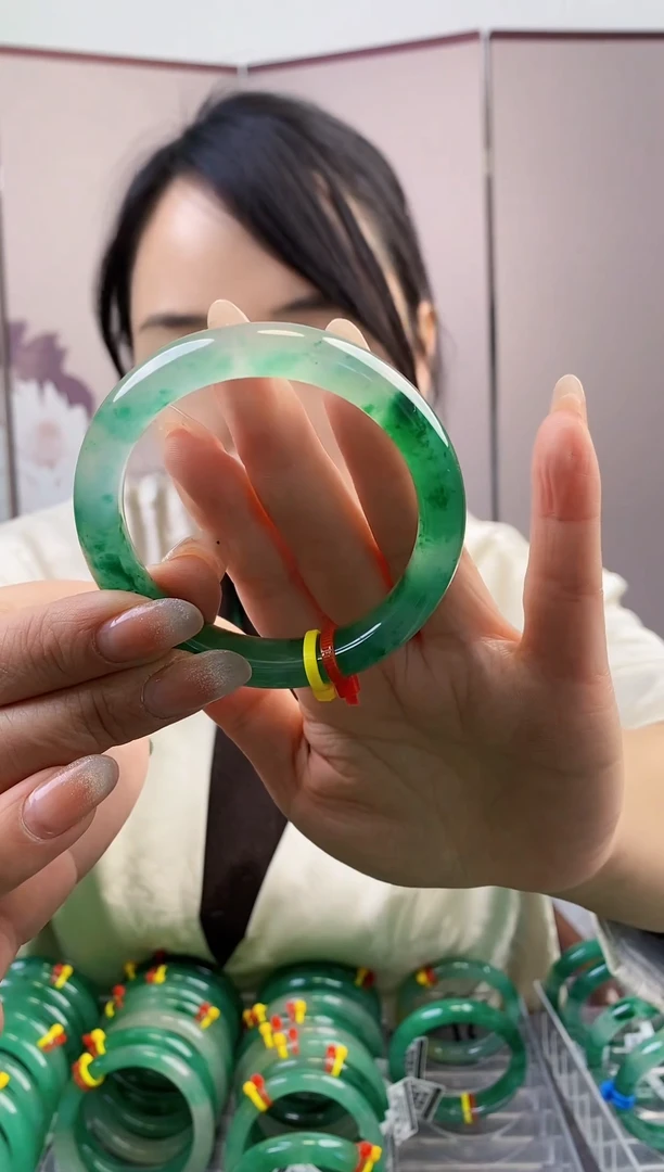 【闪购商品】石英质玉手镯未镶嵌064