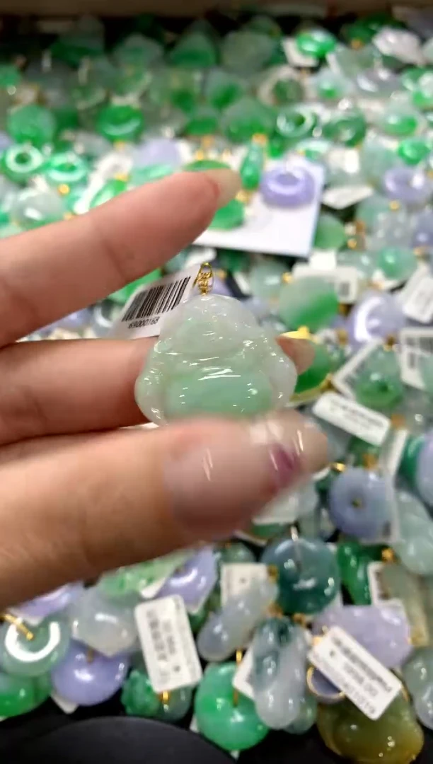 翡翠18K金镶嵌颈饰1111111111111111