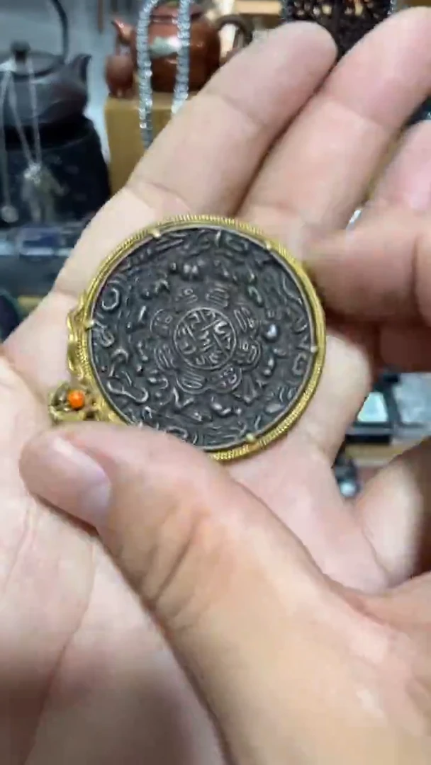 瓷片闪购商品  如图所示