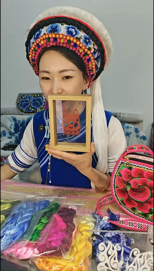 手工剪纸相框瓦猫