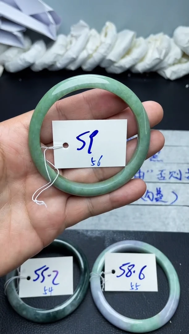 未镶嵌手镯翡翠56