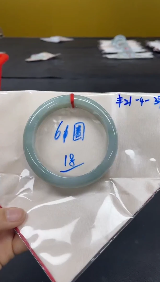 未镶嵌手镯翡翠翡翠手镯