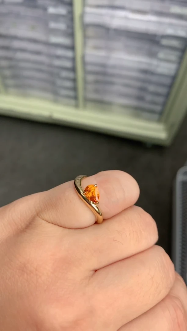 【闪购商品】石榴石戒指18K金镶嵌1ct 芬达石戒指