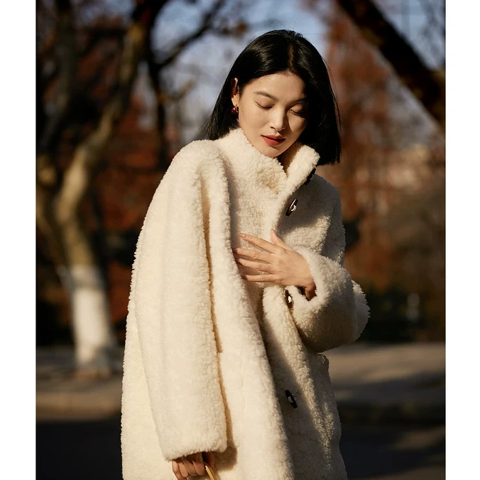 笑涵阁 圈圈羊毛卷！一手长宽松立领牛角扣毛毛外套KMB796075VL