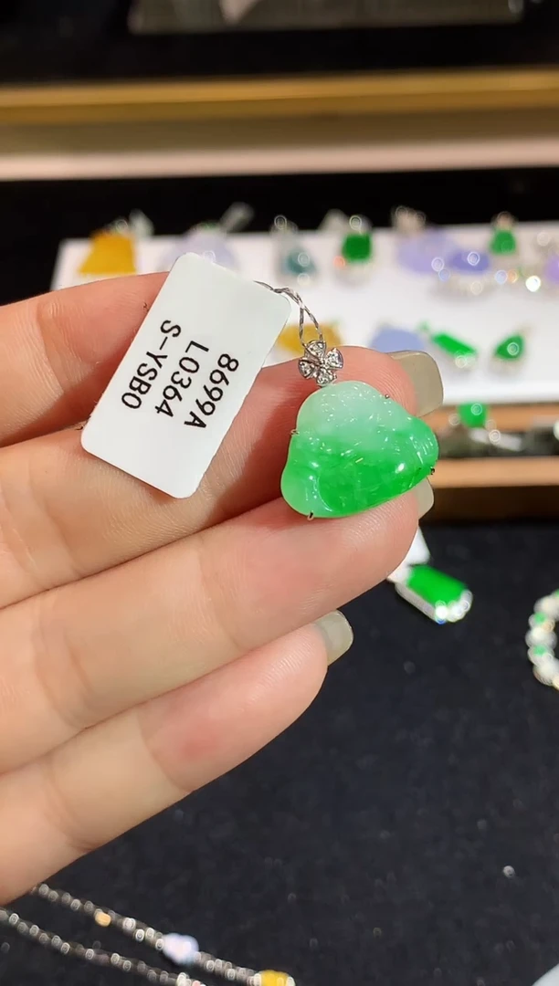 翡翠18K金镶嵌吊坠(不含链)L0364多样性发其一