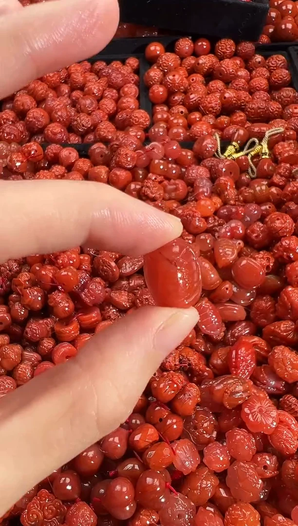 颈饰未镶嵌南红玛瑙1