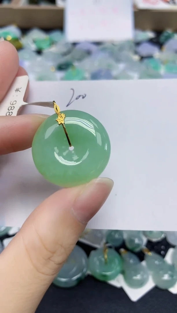 颈饰18K金镶嵌翡翠天然缅甸翡翠A货翡翠百元以上9元证书费自理