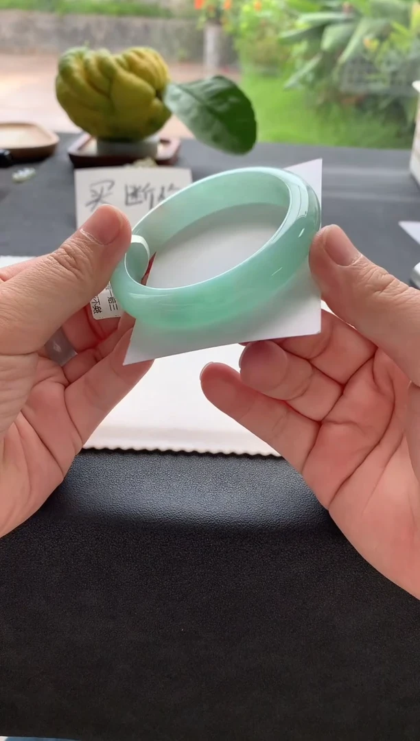 翡翠手镯未镶嵌55.8正圈Y2476买断