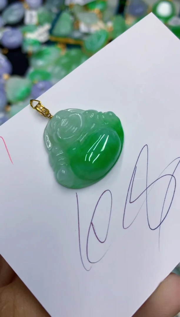 翡翠18K金镶嵌颈饰11111111111