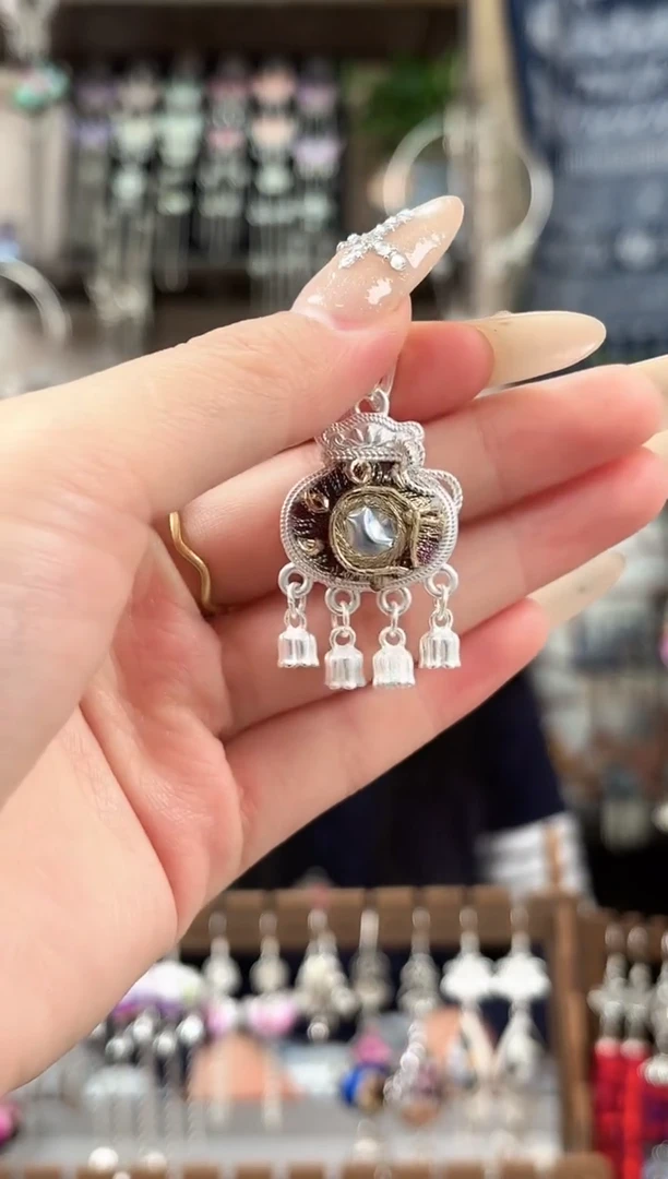 织绣民族风非遗老绣饰品592