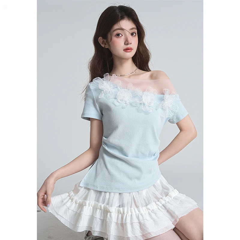 帛卡琪2025夏季新款蕾丝拼接立体花朵斜领短袖T恤女收腰上衣