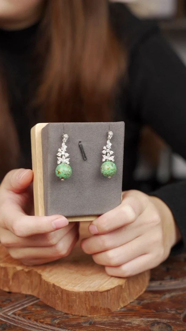 漆器圆珠耳饰 圣诞树绿