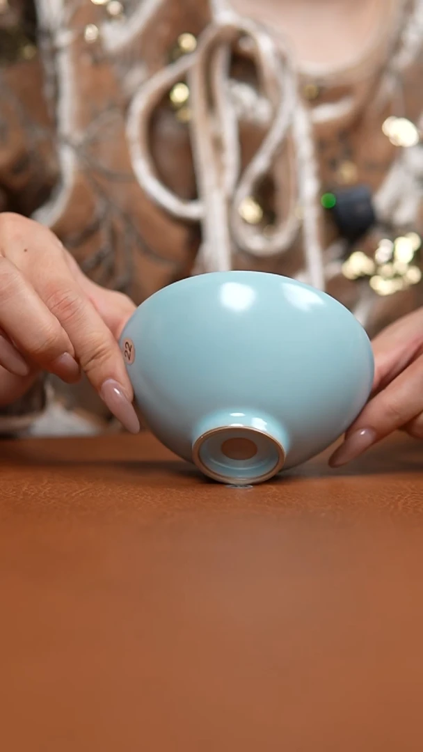 瓷片仿古天青鸡心杯瑕22