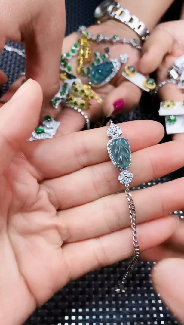【闪购商品】翡翠手链未镶嵌11111111