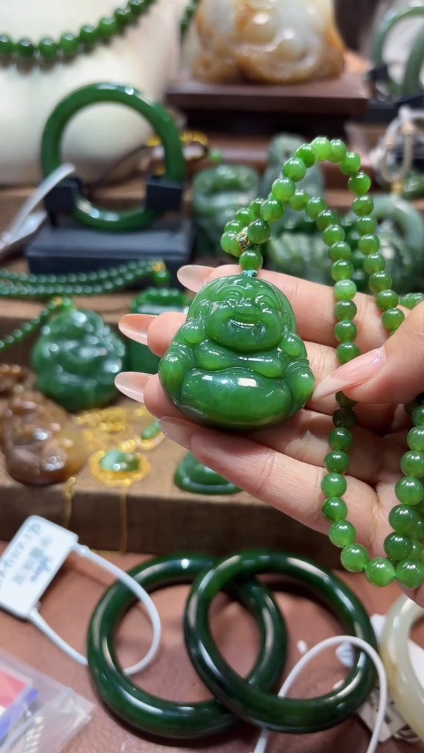 颈饰未镶嵌和田玉（碧玉）1