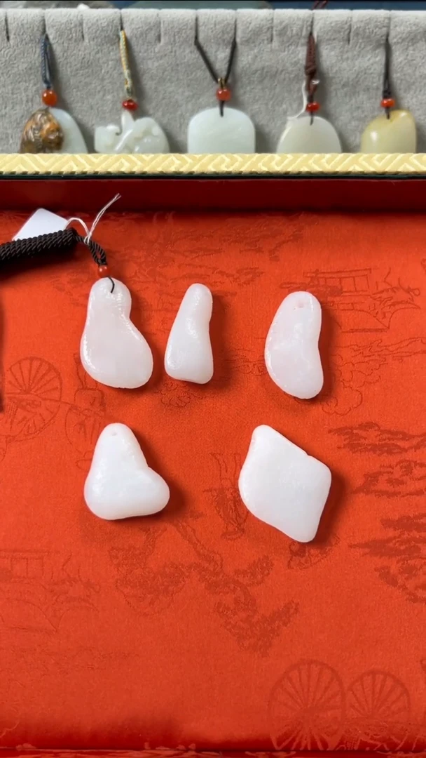 【闪购商品】和田玉展示链接未镶嵌新疆山流水标本1500/个