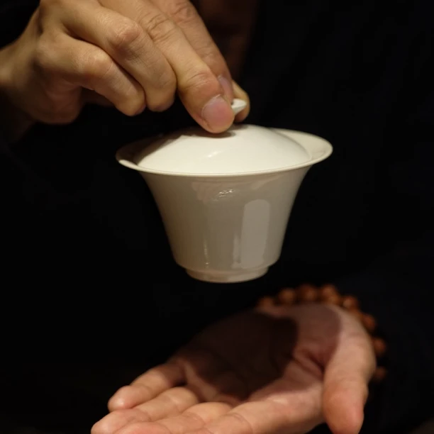 景德镇盖碗撇口手作草木灰釉盖碗手工中式茶道茶盖碗瓷盖碗简约