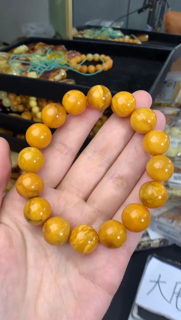 蜜蜡未镶嵌珠宝奇石199