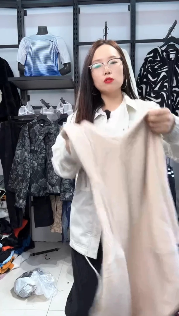 2188编码  瑕疵直播间过款为准 尺码M