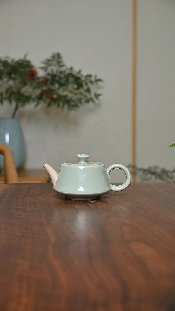 柱础壶 荷叶青釉 微瑕 朱法喜款