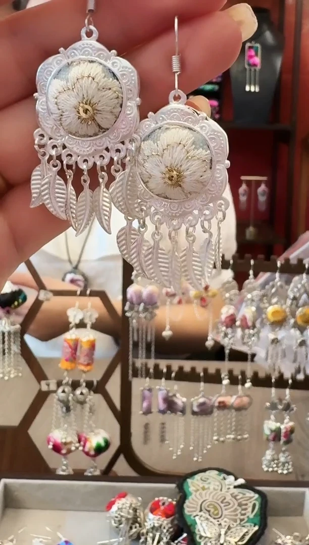 织绣@*运云织谣民族风精美饰品372