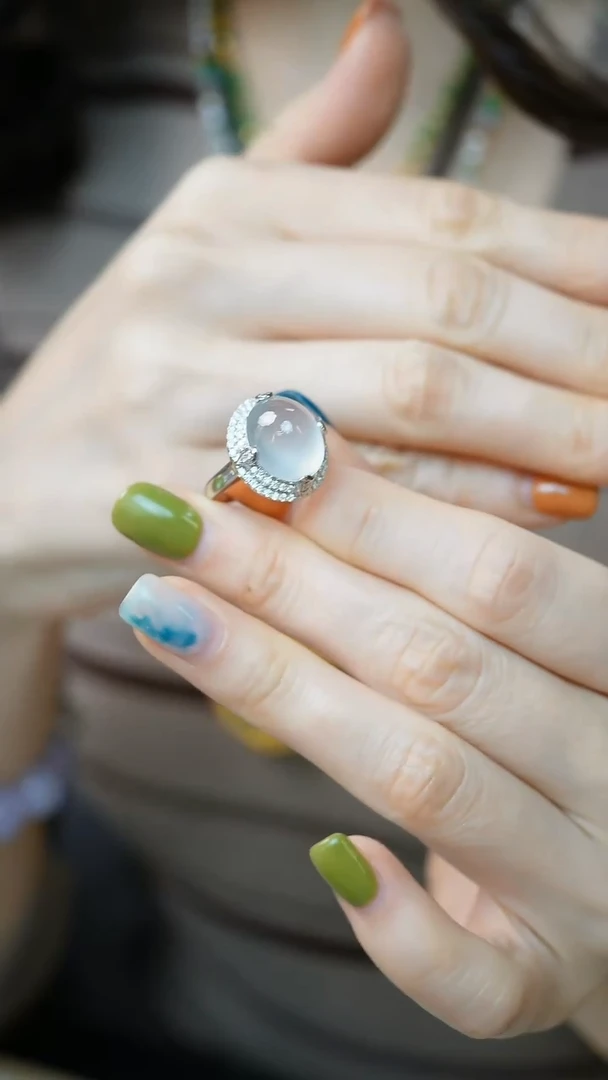 18K金镶嵌戒指翡翠29-戒指/姿/1