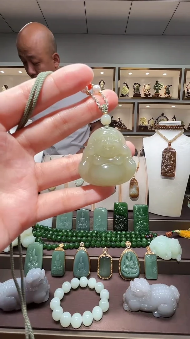 和田玉未镶嵌颈饰苏