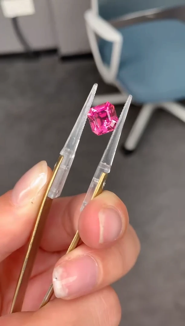 【闪购商品】碧玺裸石未镶嵌3.5ct卢比莱