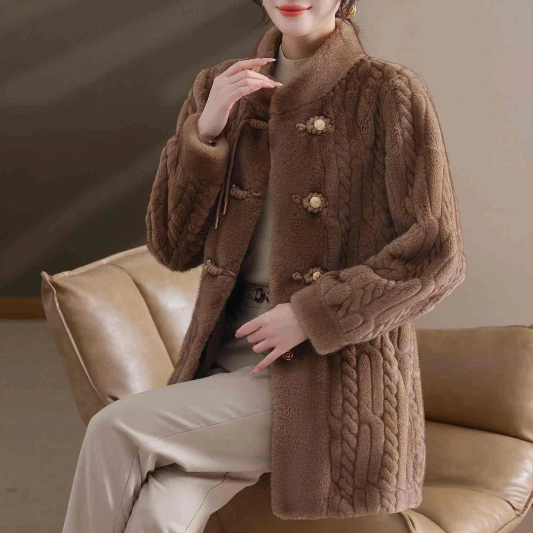 重磅推出：2025年新款外套显瘦时尚显高女装外套皮毛一体大衣外套