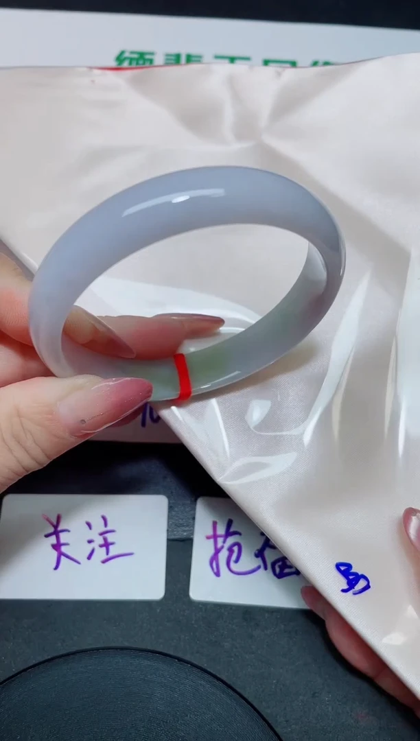 翡翠手镯未镶嵌59