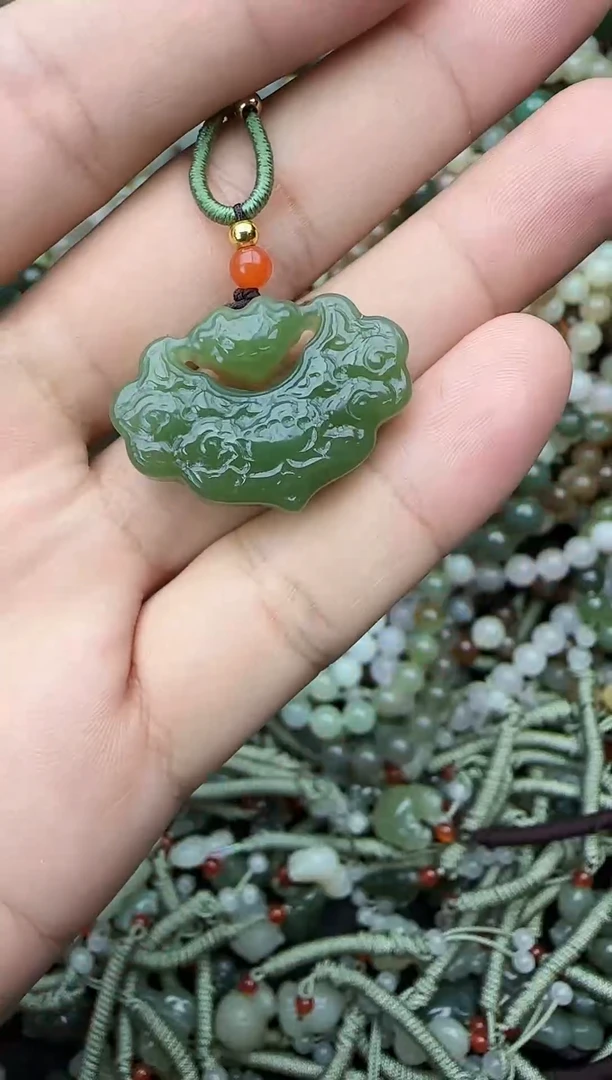 颈饰未镶嵌和田玉拍一发一