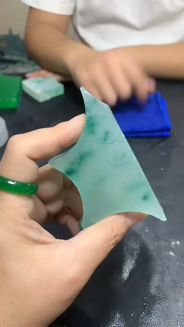 玉冰飘花边角毛坯