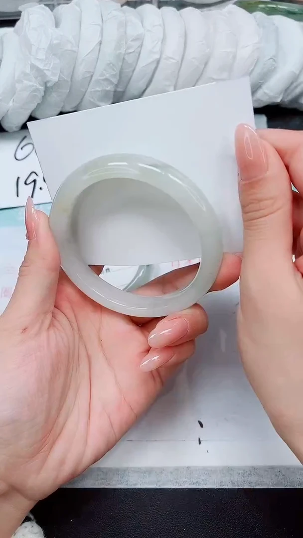 【闪购商品】石英质玉手镯未镶嵌A50-62/63