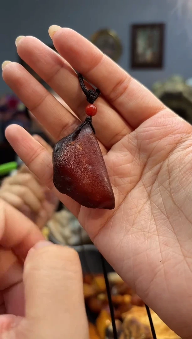 琥珀颈饰未镶嵌吊坠