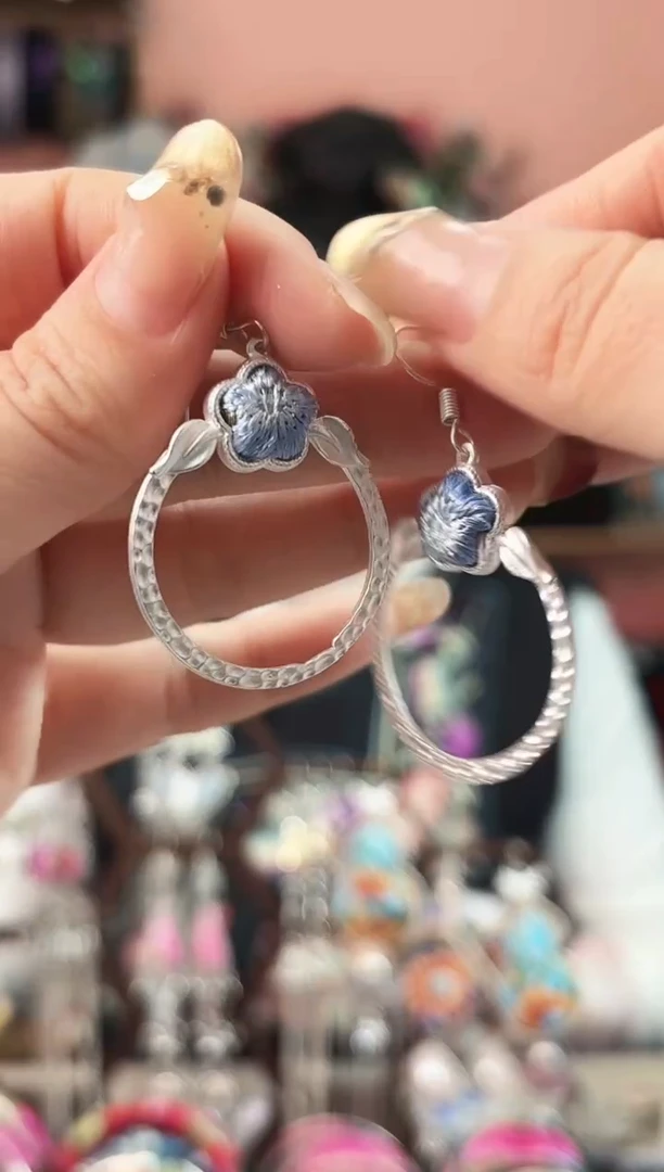 织绣彩云南阁非遗老绣5