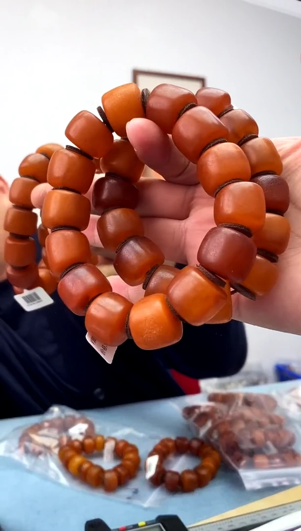 未镶嵌蜜蜡珠宝奇石假一罚十，微瑕v多样性发一件062