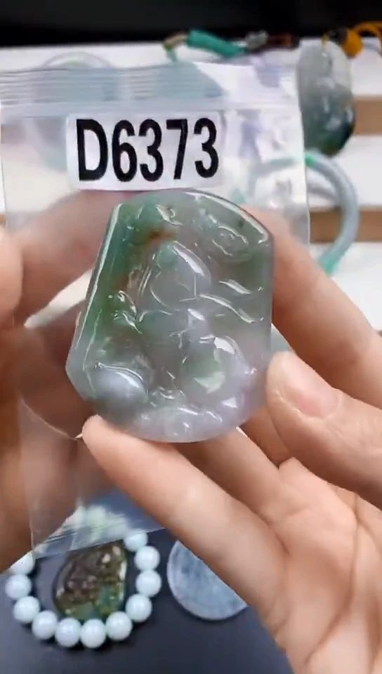 颈饰未镶嵌翡翠天然翡翠吊坠挂件